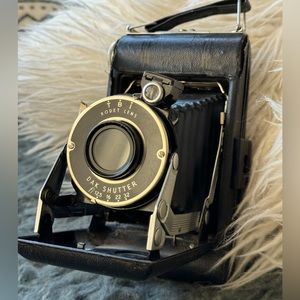 Vintage Kodak Vigilant Jr Six-20 Folding Camera W/ Dak Shutter TBI Kodet Lens.